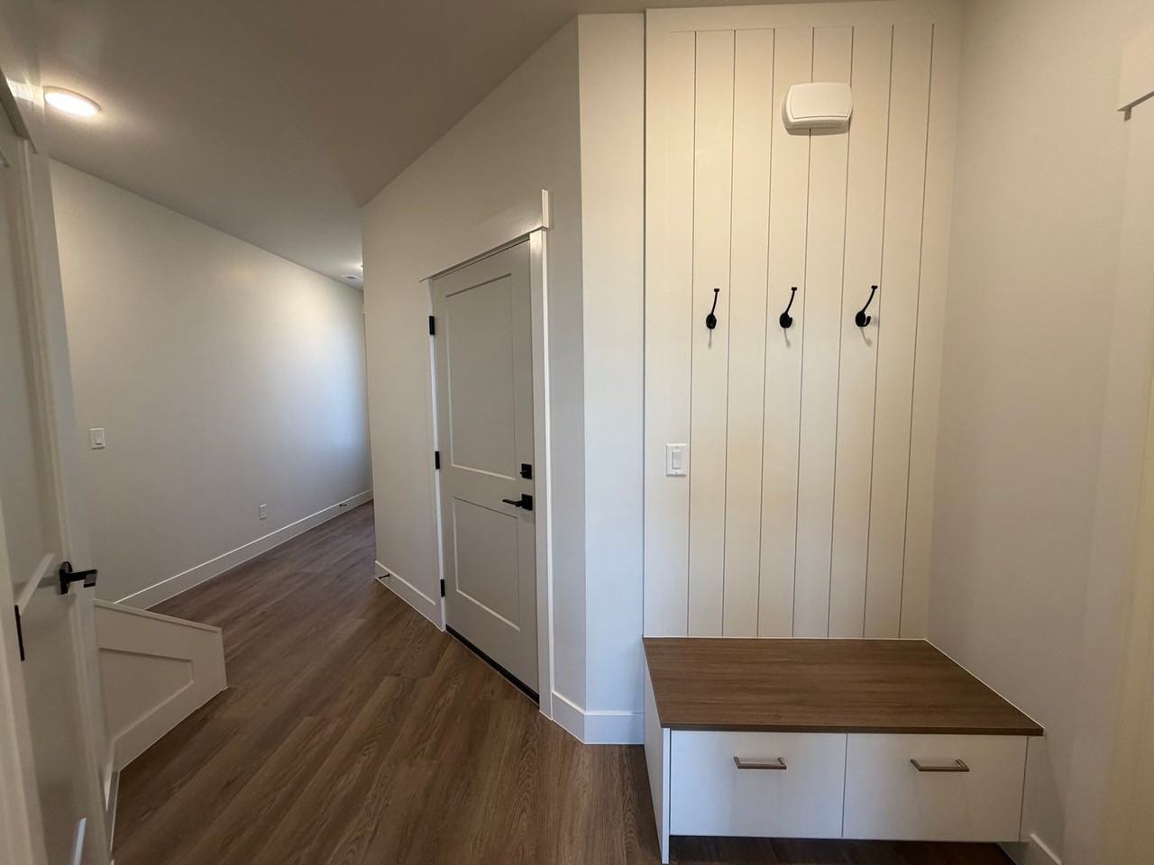 614 614 E Hemsworth Ln - Photo 4 of 38