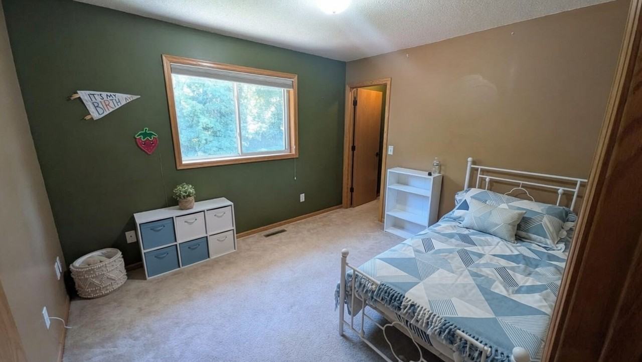 1002 3rd Ave Sw - Photo 3 of 17