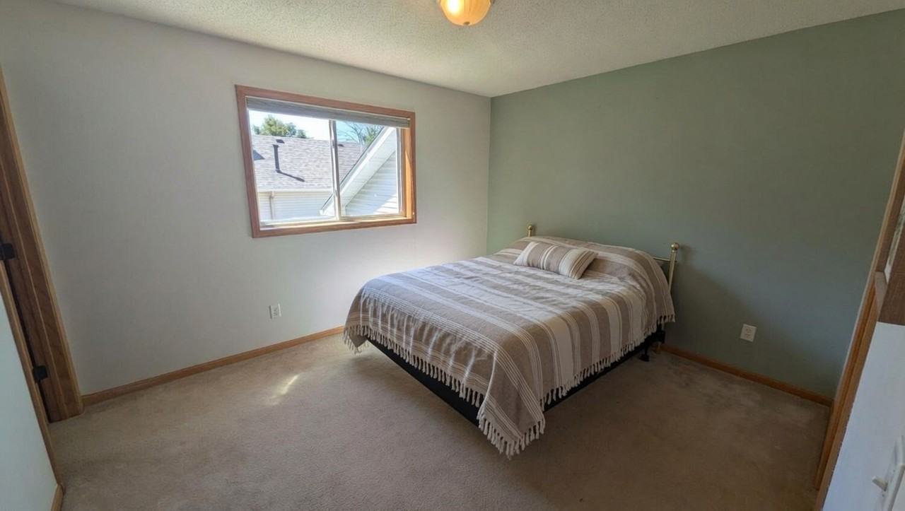 1002 3rd Ave Sw - Photo 4 of 17