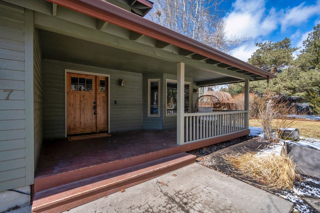 61497 Orion Dr - Photo 2 of 36