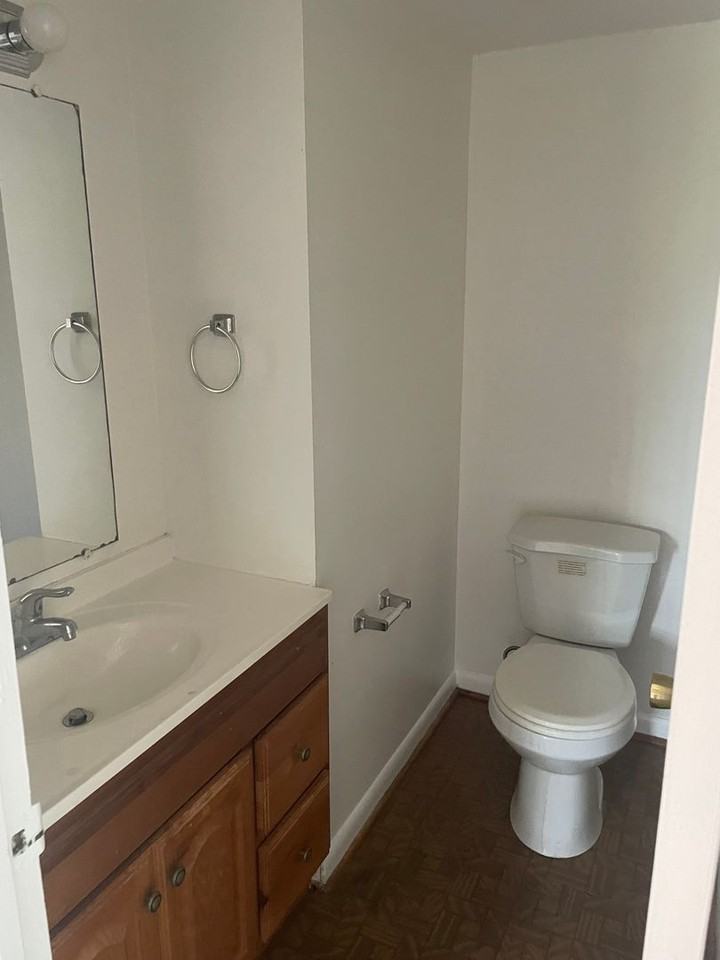 9 Lenis Ct - Photo 6 of 22