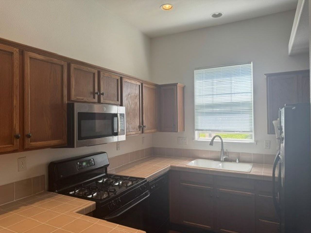 3530 Brassie Dr - Photo 3 of 11