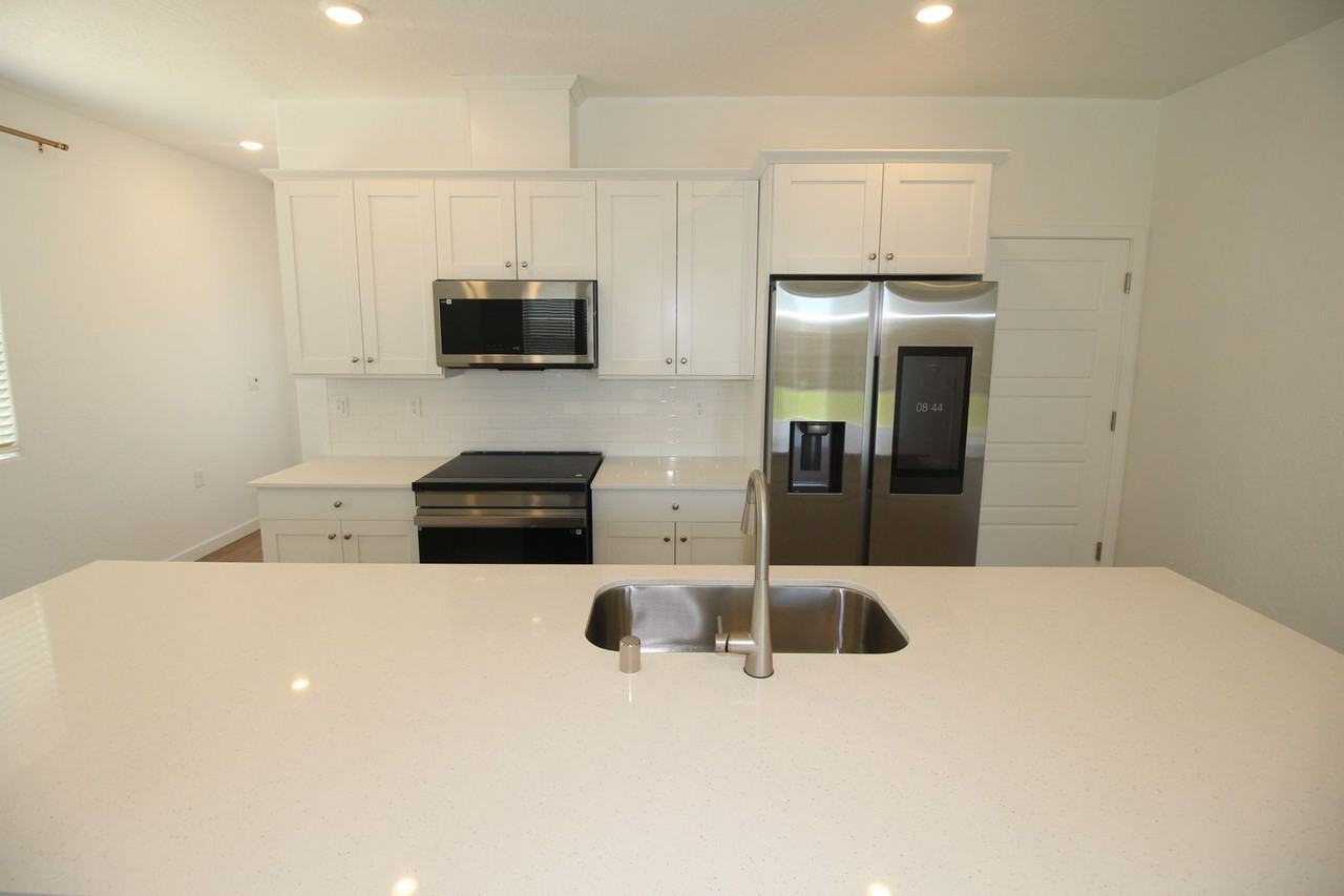 6137 W Ramona Way - Photo 6 of 22