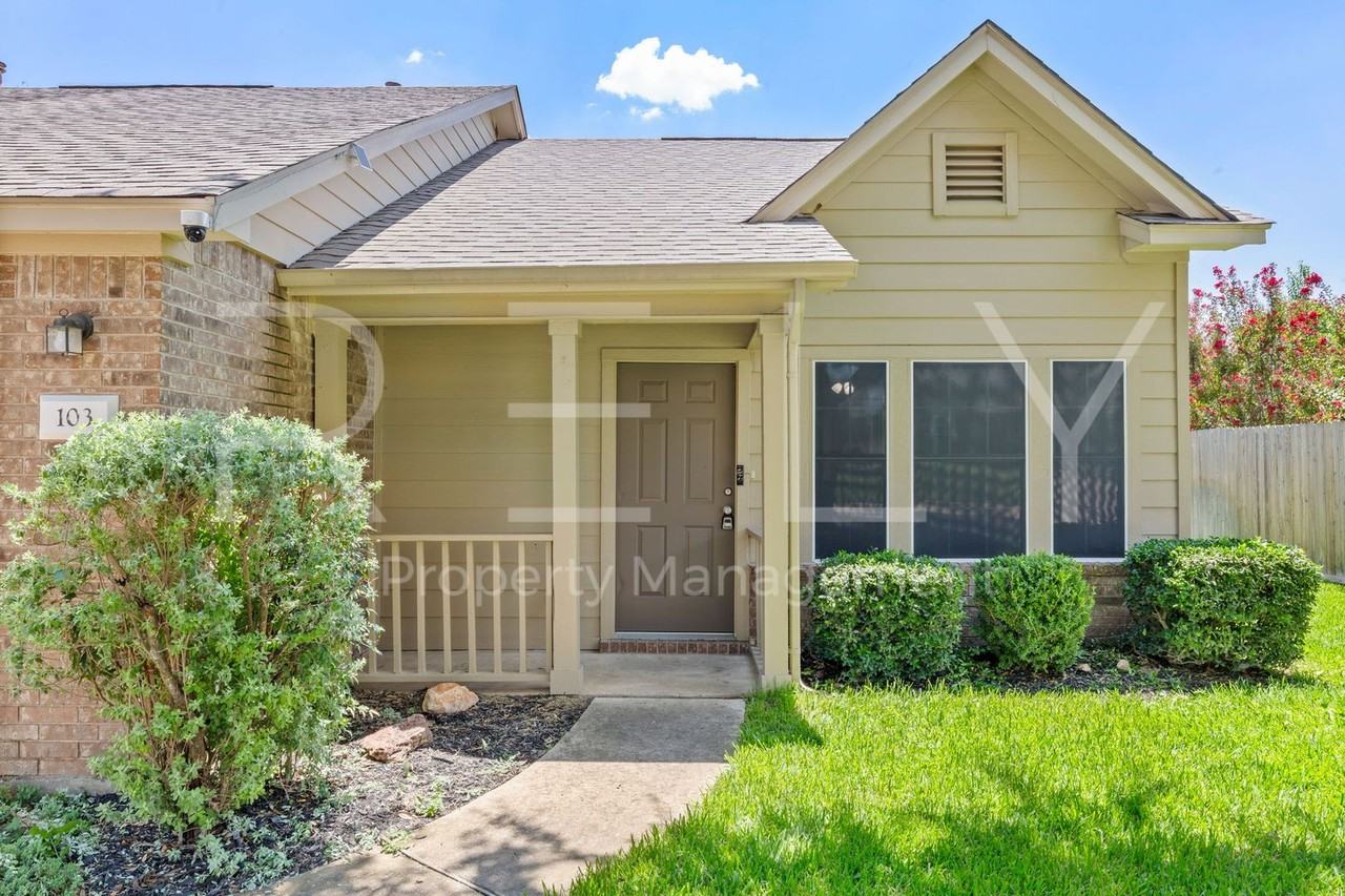 103 Prairie Springs Loop