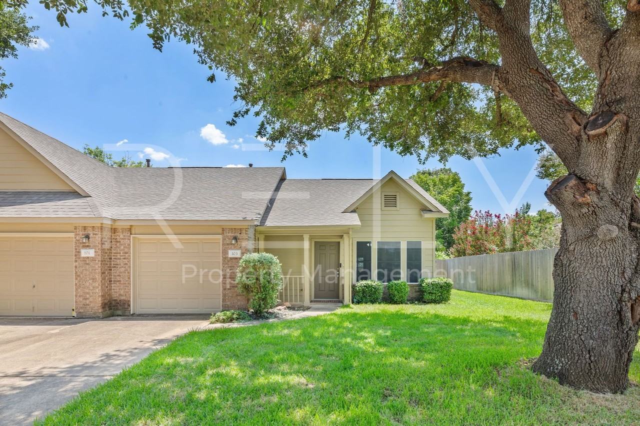 103 Prairie Springs Loop - Photo 7 of 33