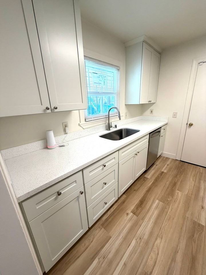 877 Eleanor Ave - Photo 2 of 47