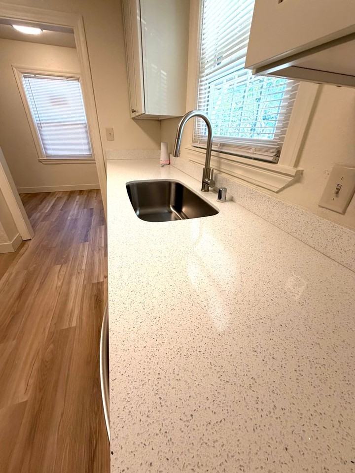 877 Eleanor Ave - Photo 5 of 47