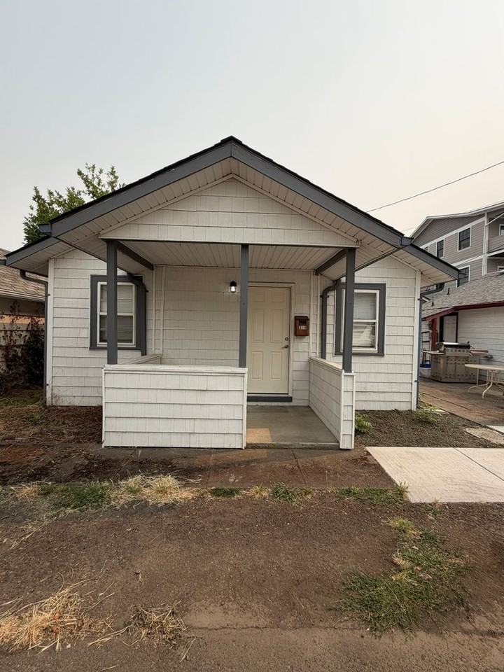 318 Washington St Sw - Photo 4 of 28