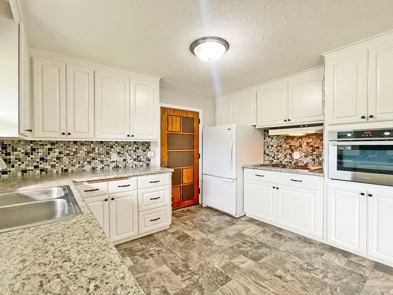 1064 Hackmann Cir Ne - Photo 3 of 22