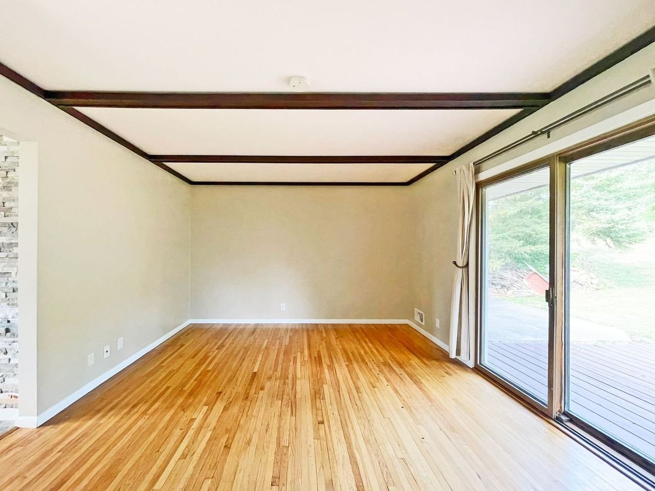1064 Hackmann Cir Ne - Photo 5 of 22