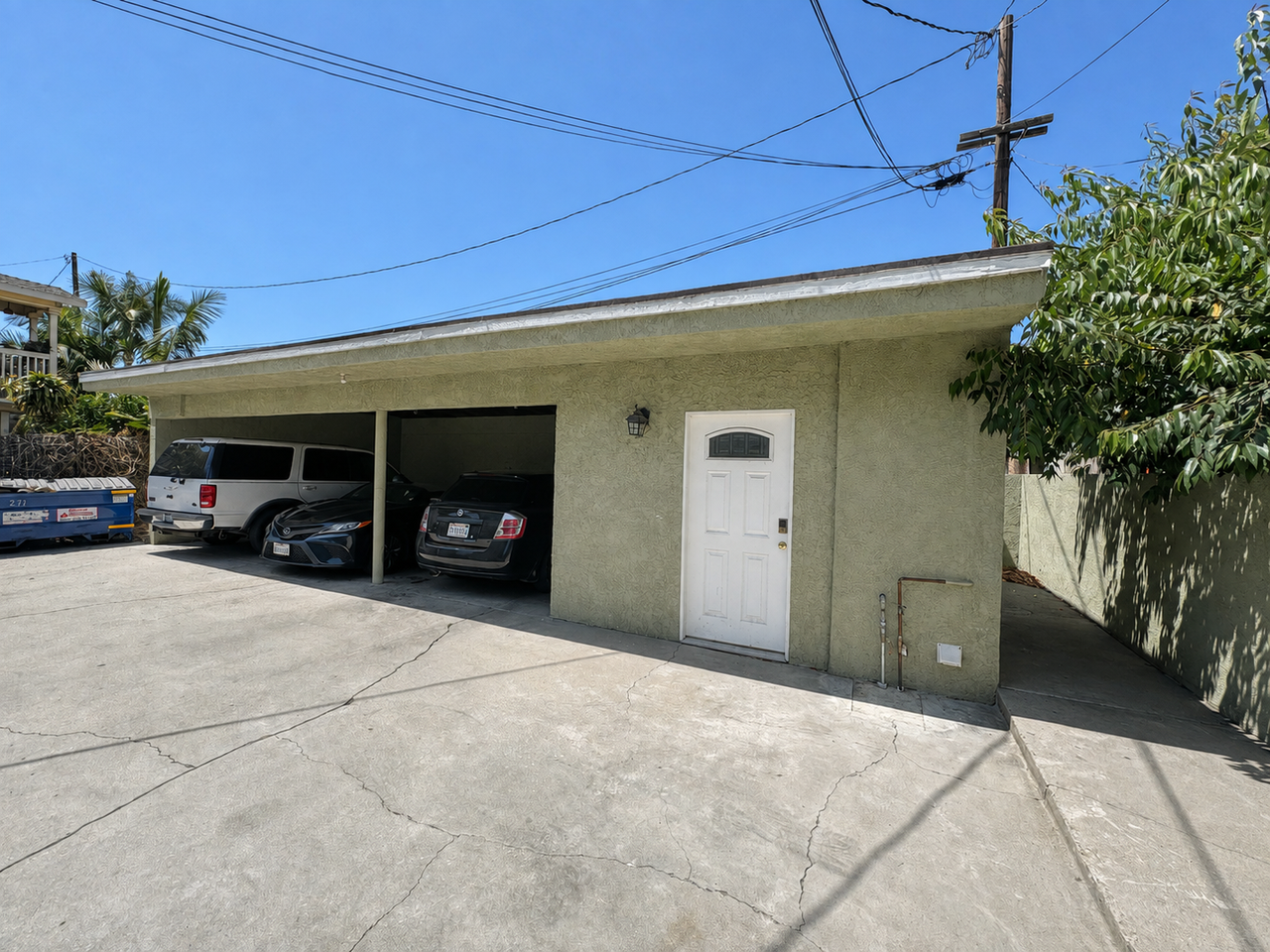 211 E Santa Paula St #B - Photo 3 of 4