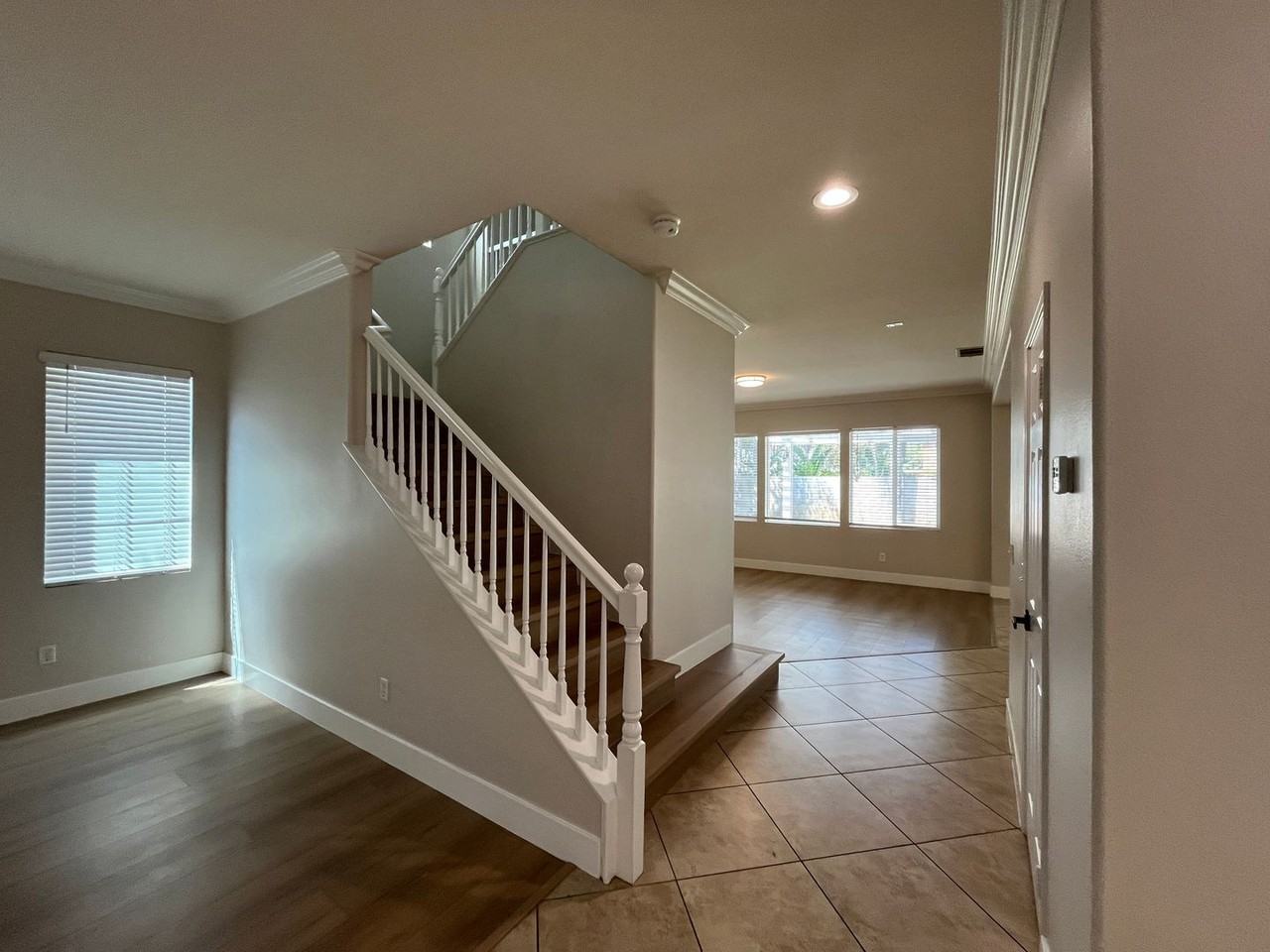6795 Wells Springs St - Photo 3 of 26
