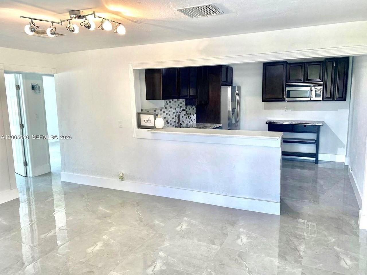 112 Ronald Rd - Photo 2 of 10