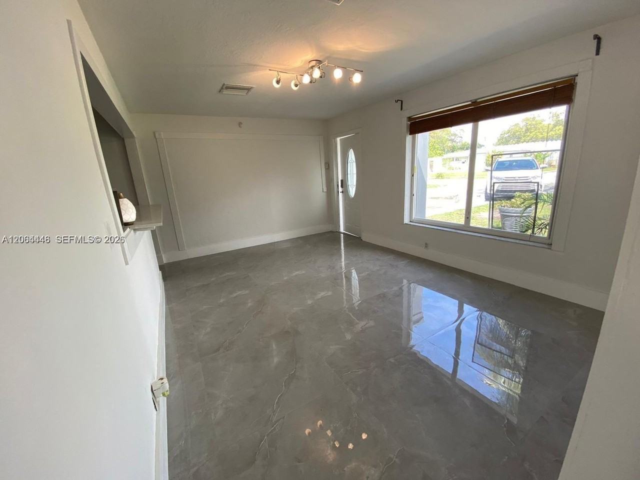 112 Ronald Rd - Photo 3 of 10