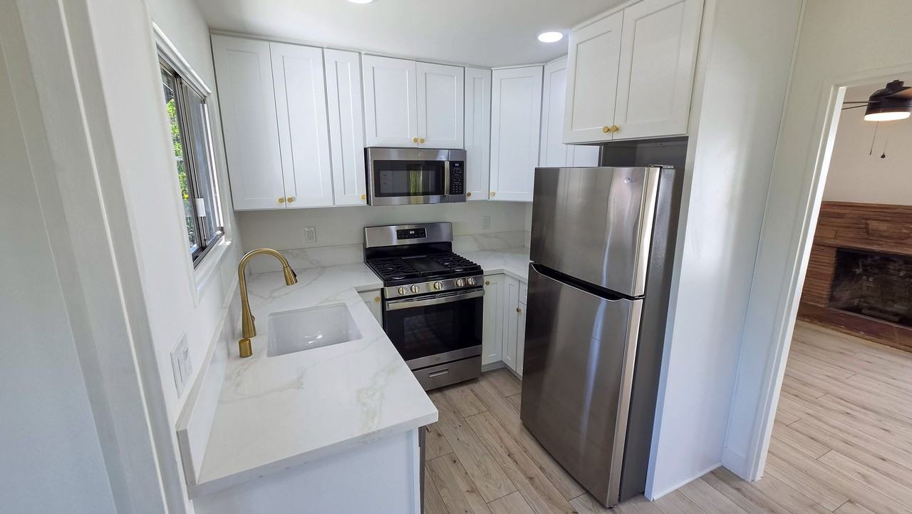 13524 Starbuck St - Photo 6 of 34
