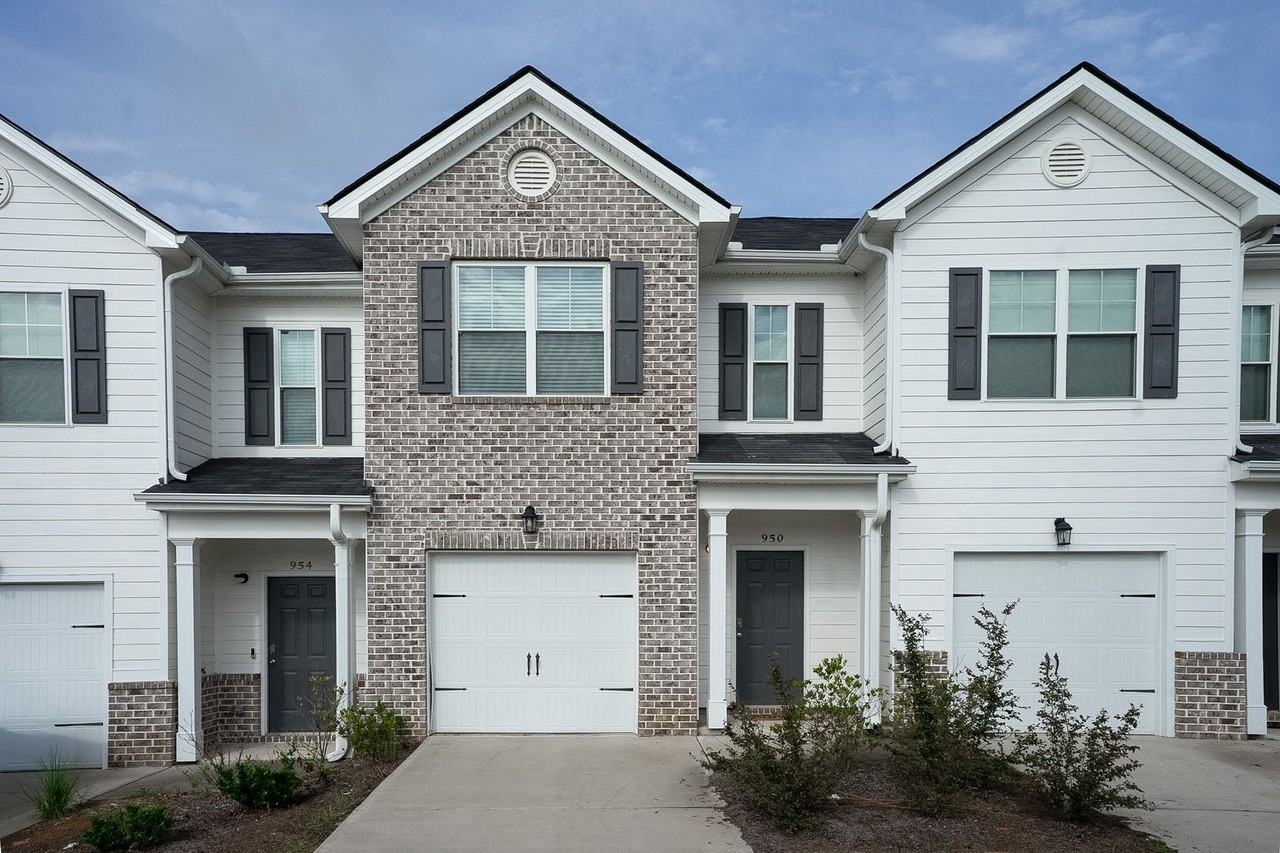 950 Quaint Parish Cir - Photo 2 of 32