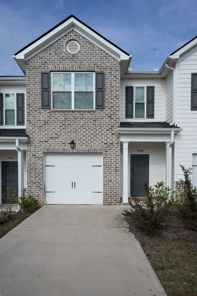 950 Quaint Parish Cir - Photo 3 of 32