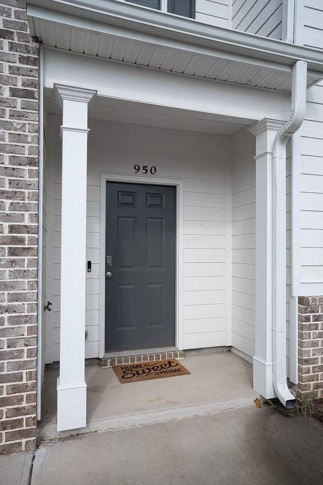 950 Quaint Parish Cir - Photo 4 of 32