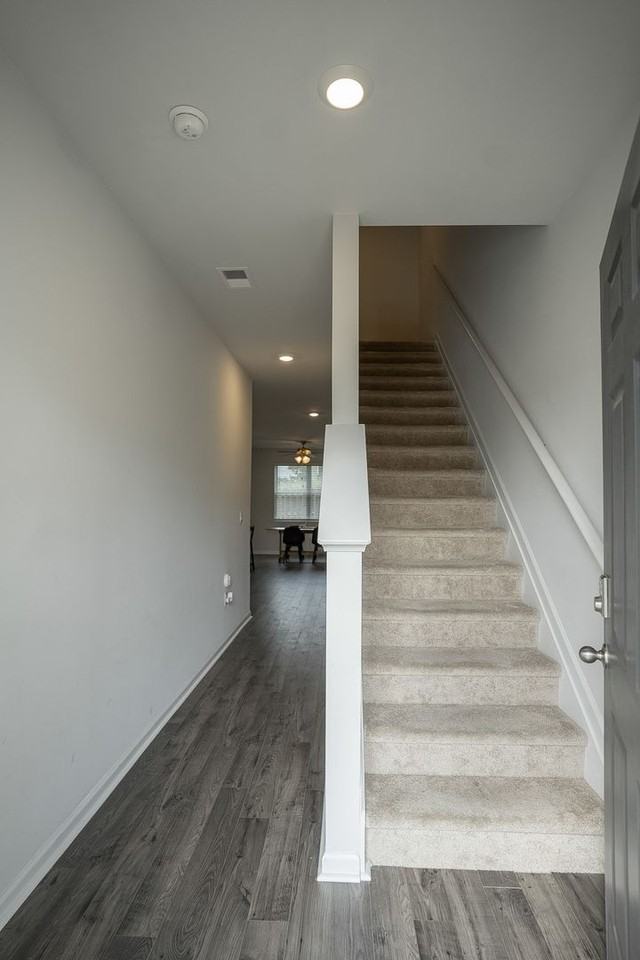 950 Quaint Parish Cir - Photo 5 of 32