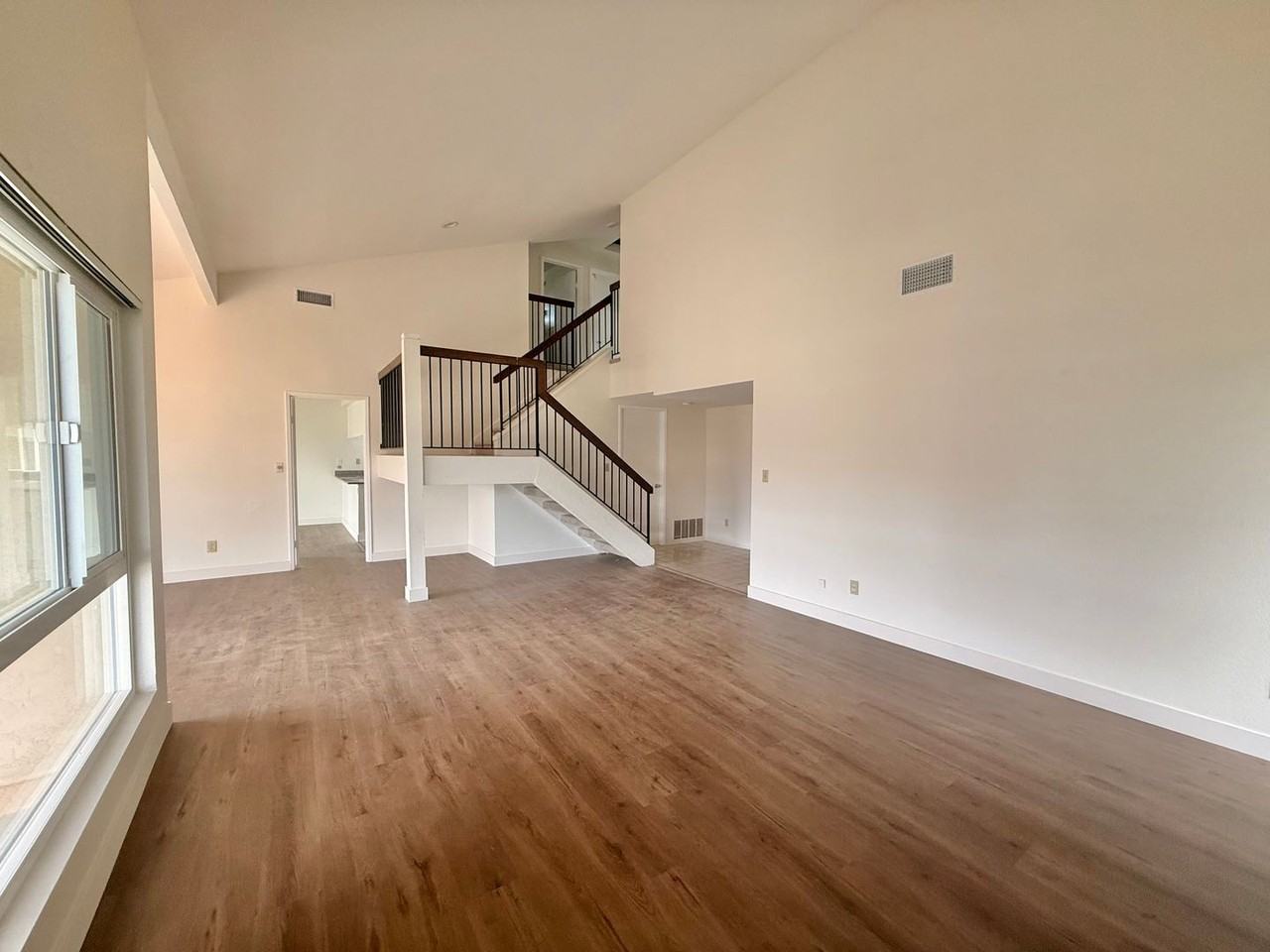 10019 Canyonview Ct - Photo 3 of 14