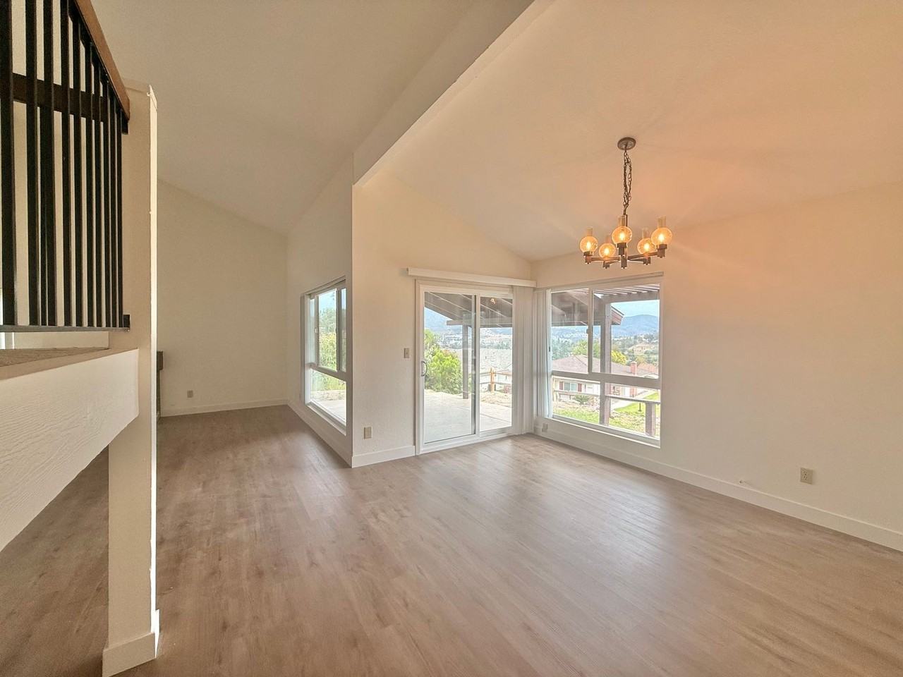10019 Canyonview Ct - Photo 4 of 14