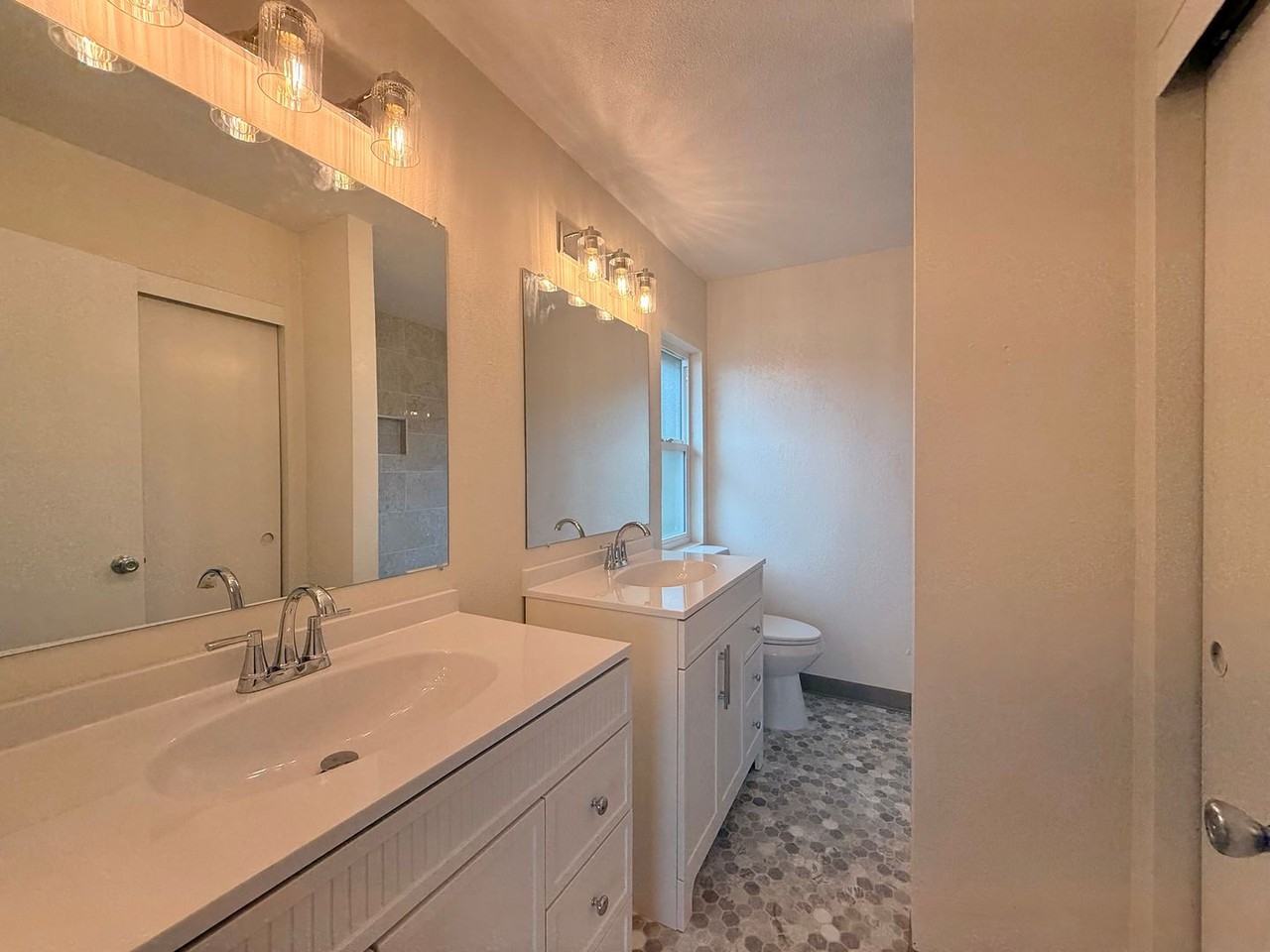 10019 Canyonview Ct - Photo 7 of 14