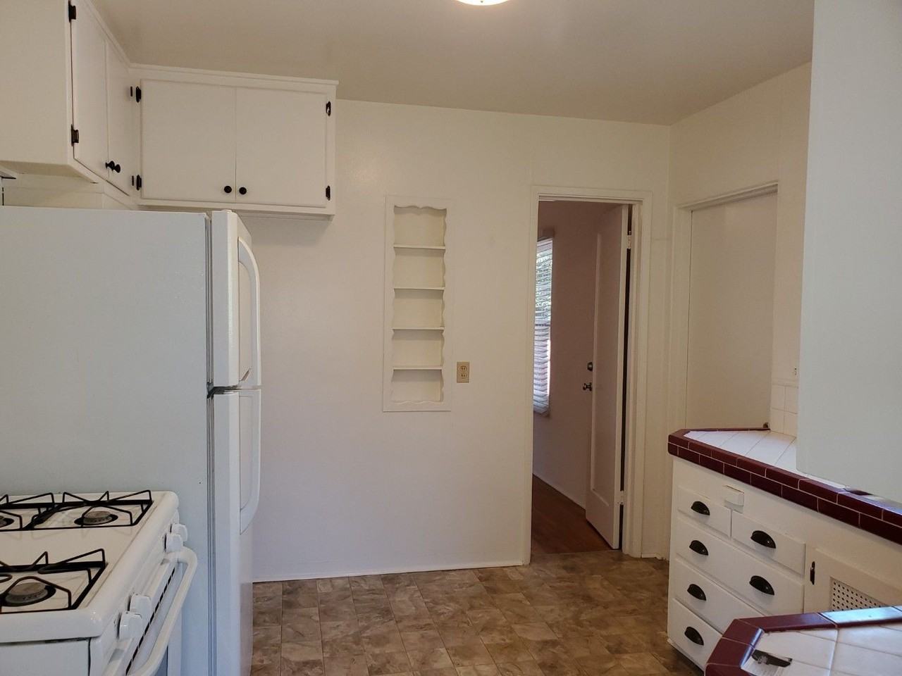 3414 N Mountain View Dr - Photo 7 of 14