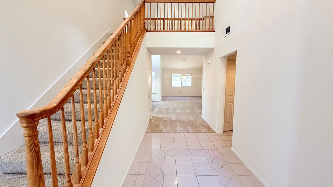 1126 Vista Pointe Cir - Photo 4 of 44