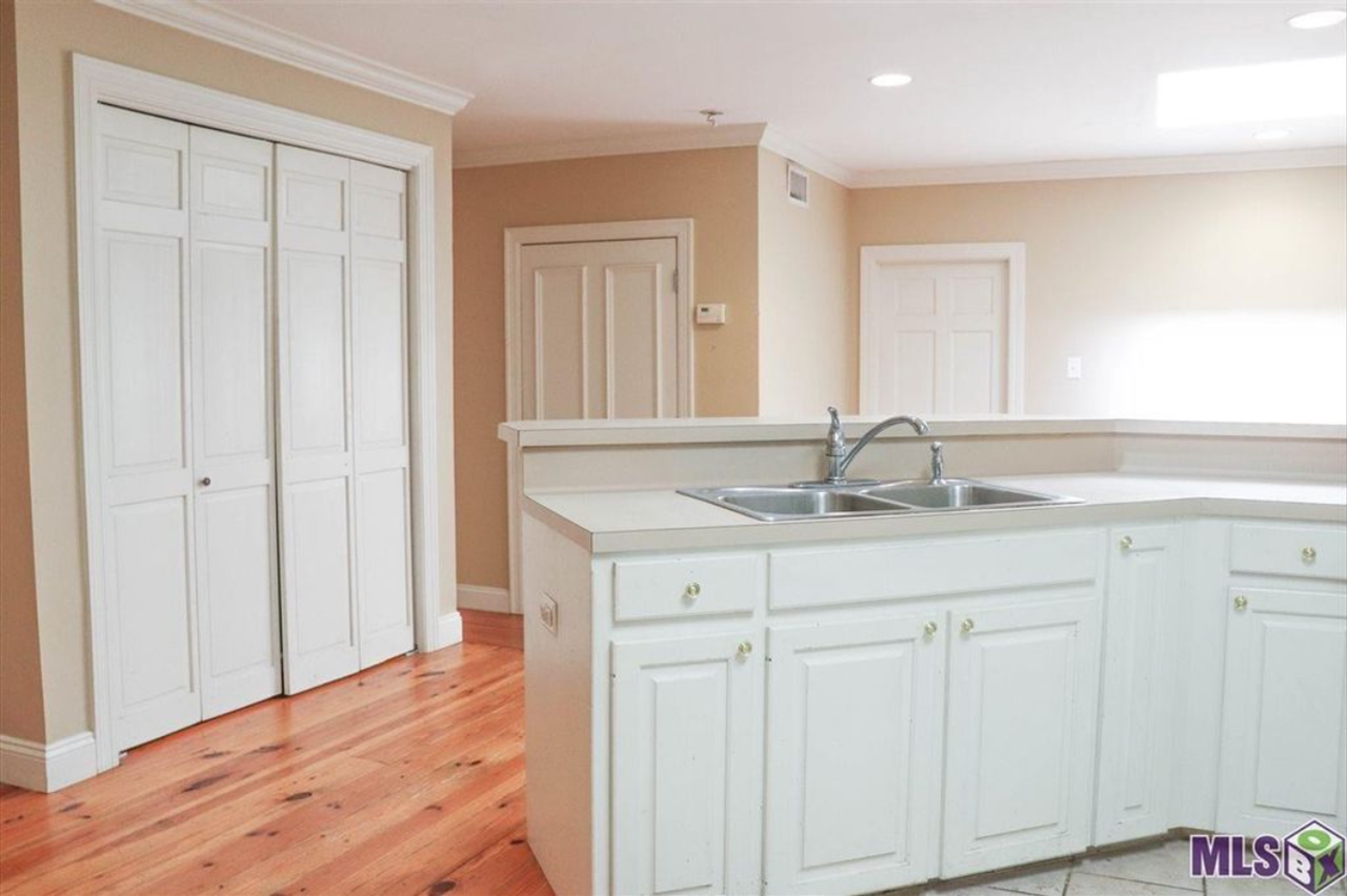 136 3rd St - Photo 4 of 15