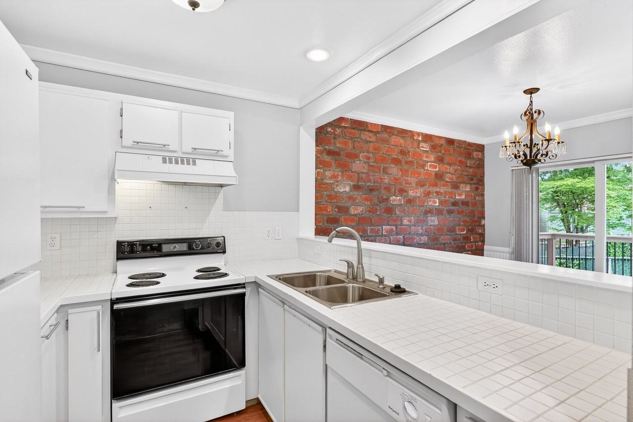 7149 Sw Sagert St #102 - Photo 4 of 24