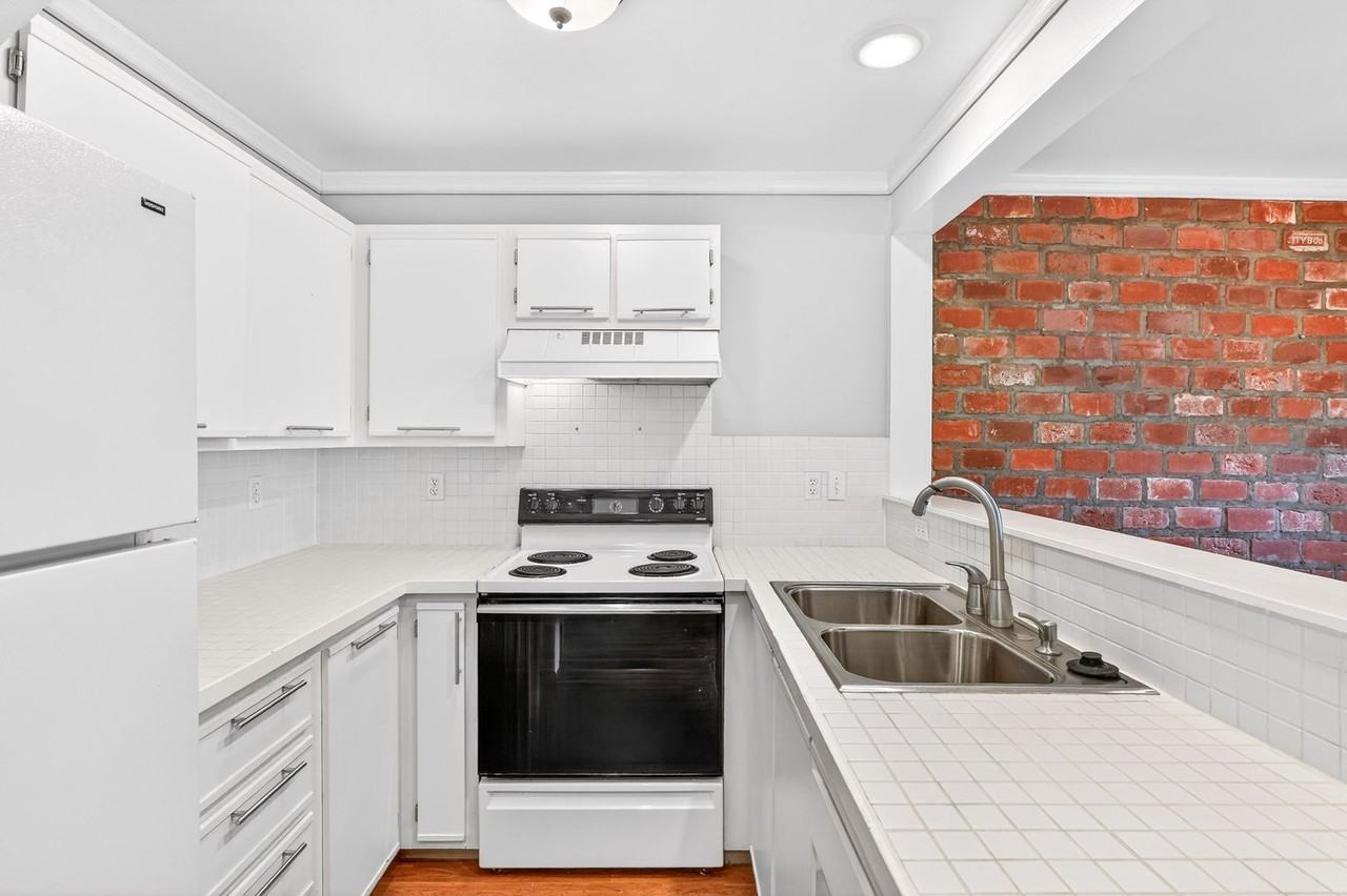 7149 Sw Sagert St #102 - Photo 5 of 24