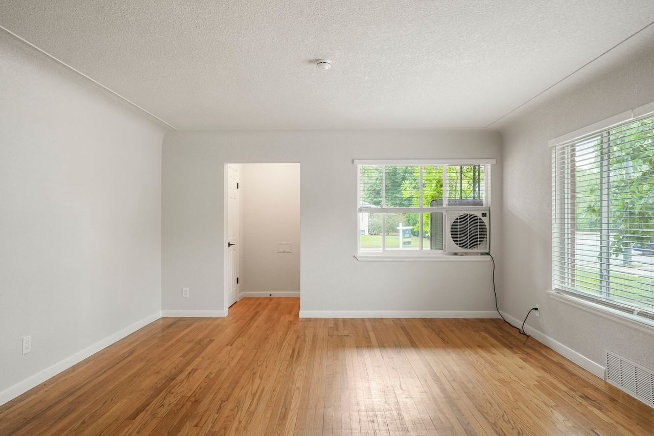 2085 S Saint Paul St - Photo 2 of 22