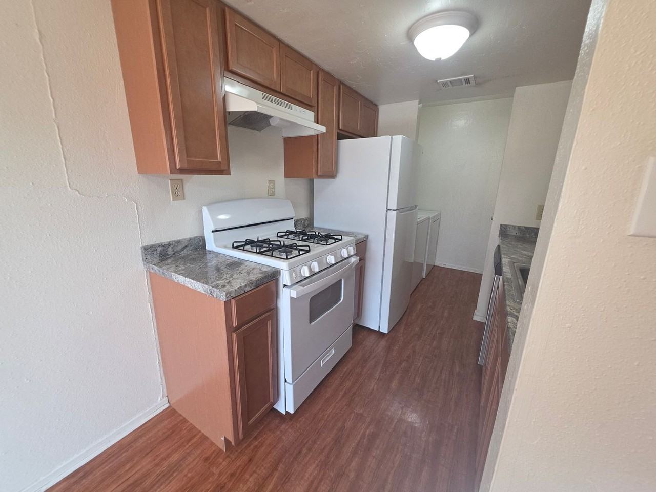 1103 Marlton St - Photo 4 of 12