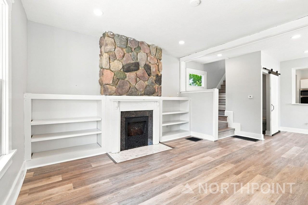 578 Stewart Ave - Photo 3 of 15