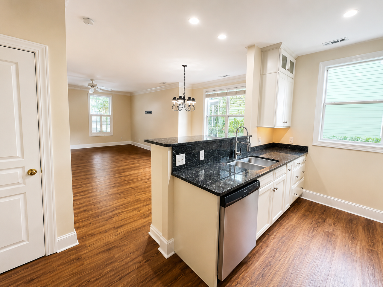 2678 Broad St - Photo 4 of 11