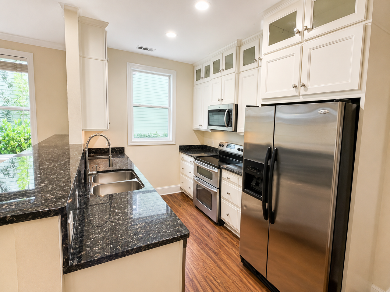 2678 Broad St - Photo 5 of 11