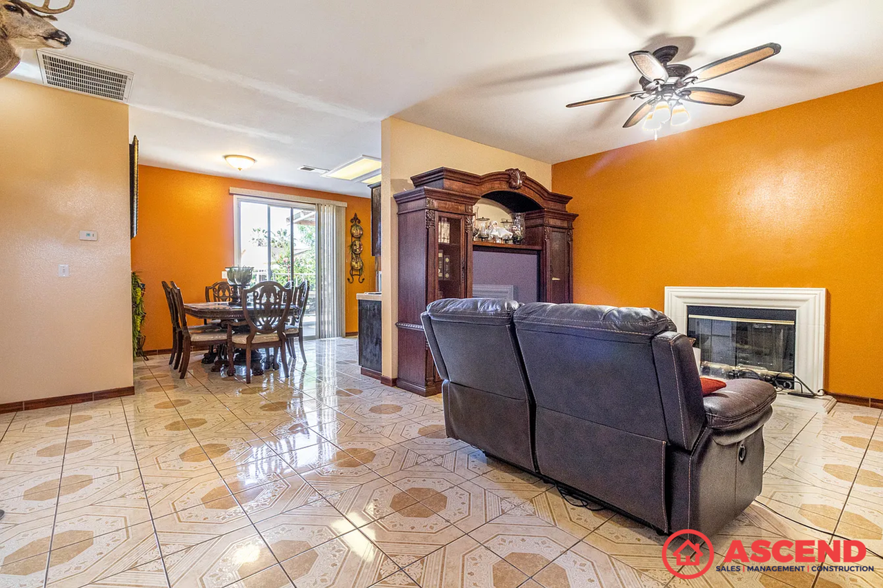 1810 Martinho Ave - Photo 5 of 23