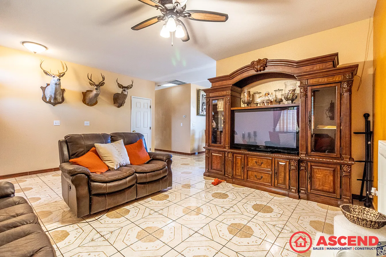 1810 Martinho Ave - Photo 6 of 23
