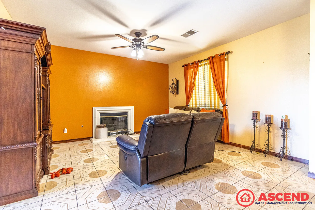 1810 Martinho Ave - Photo 7 of 23