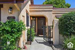 featured image of 424 La Quinta Ln