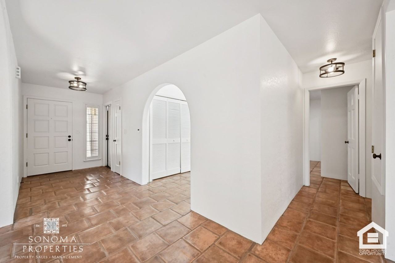 424 La Quinta Ln - Photo 7 of 44
