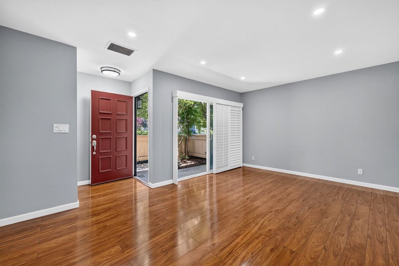 1935 Olmo Way - Photo 4 of 42