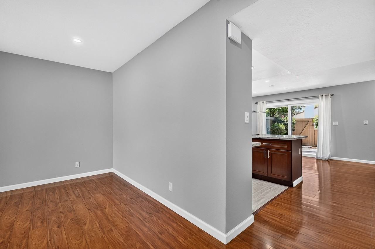 1935 Olmo Way - Photo 6 of 42