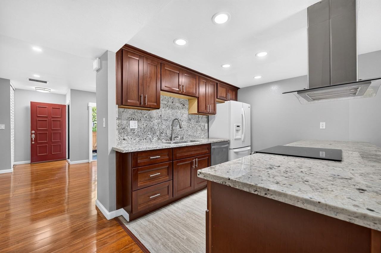 1935 Olmo Way - Photo 7 of 42