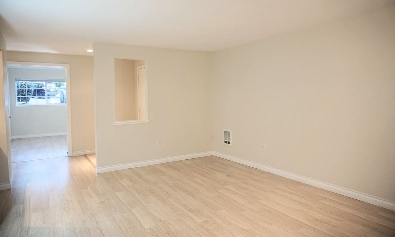 15433 Country Club Dr #A - Photo 3 of 19