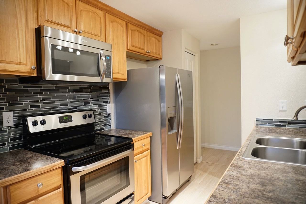 15433 Country Club Dr #A - Photo 5 of 19