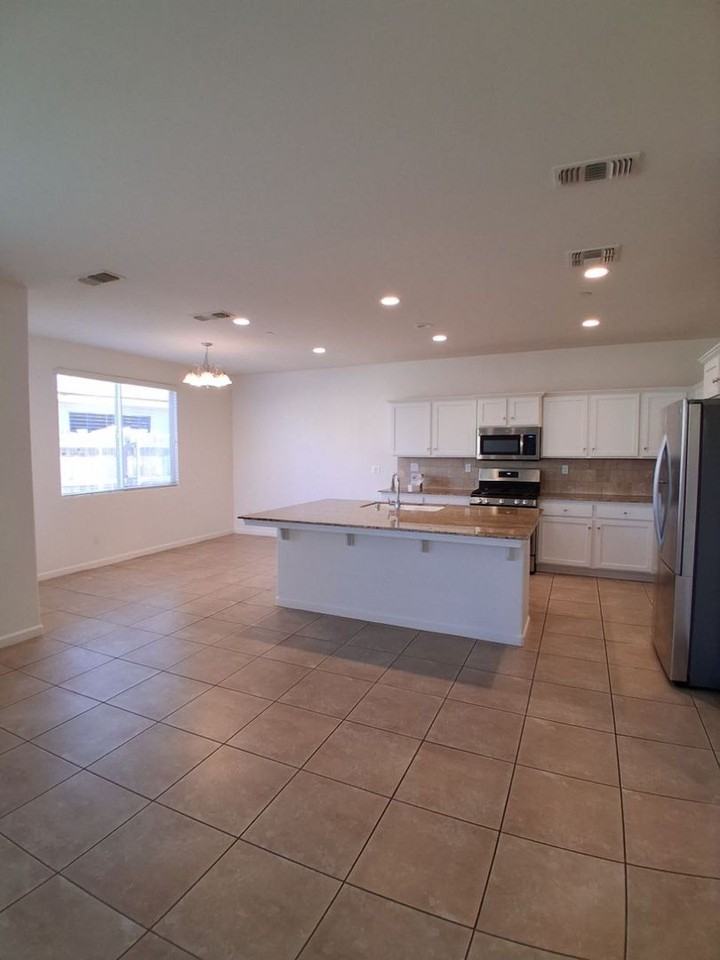 3813 Griffith Ave - Photo 7 of 26