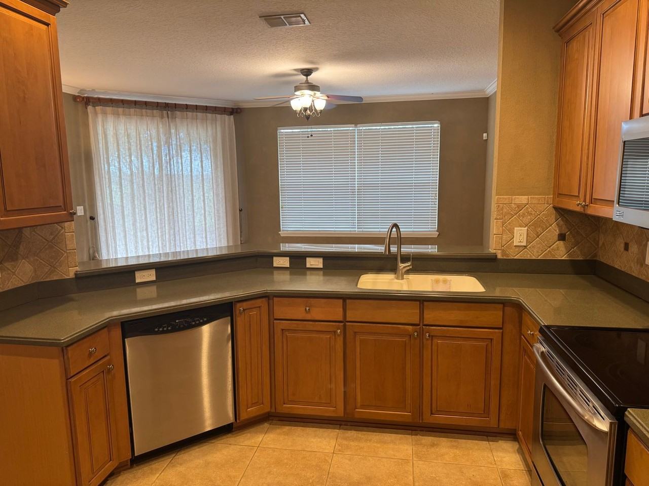 34314 Tuscany Ave - Photo 6 of 46