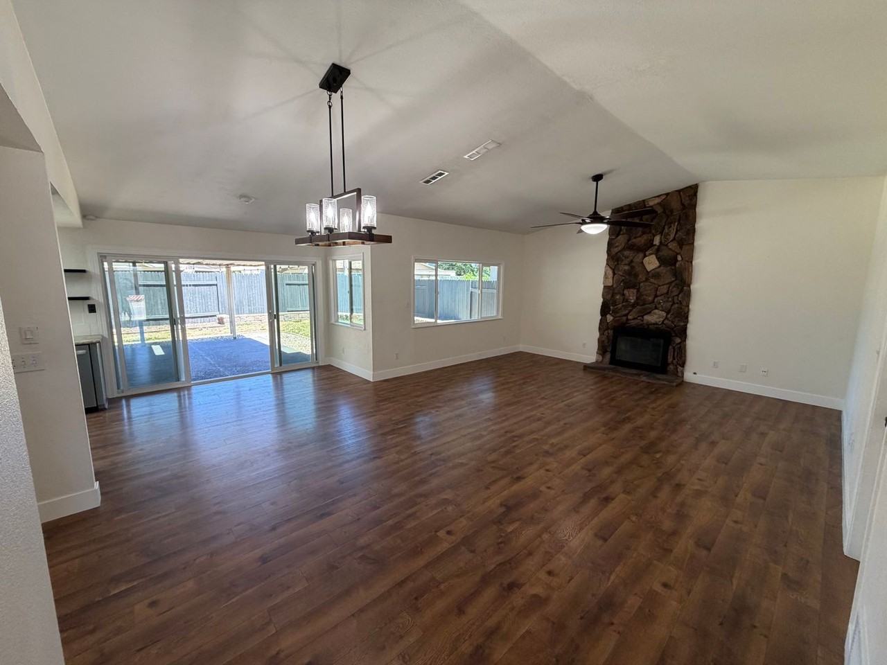 9663 Elmira Cir - Photo 6 of 32