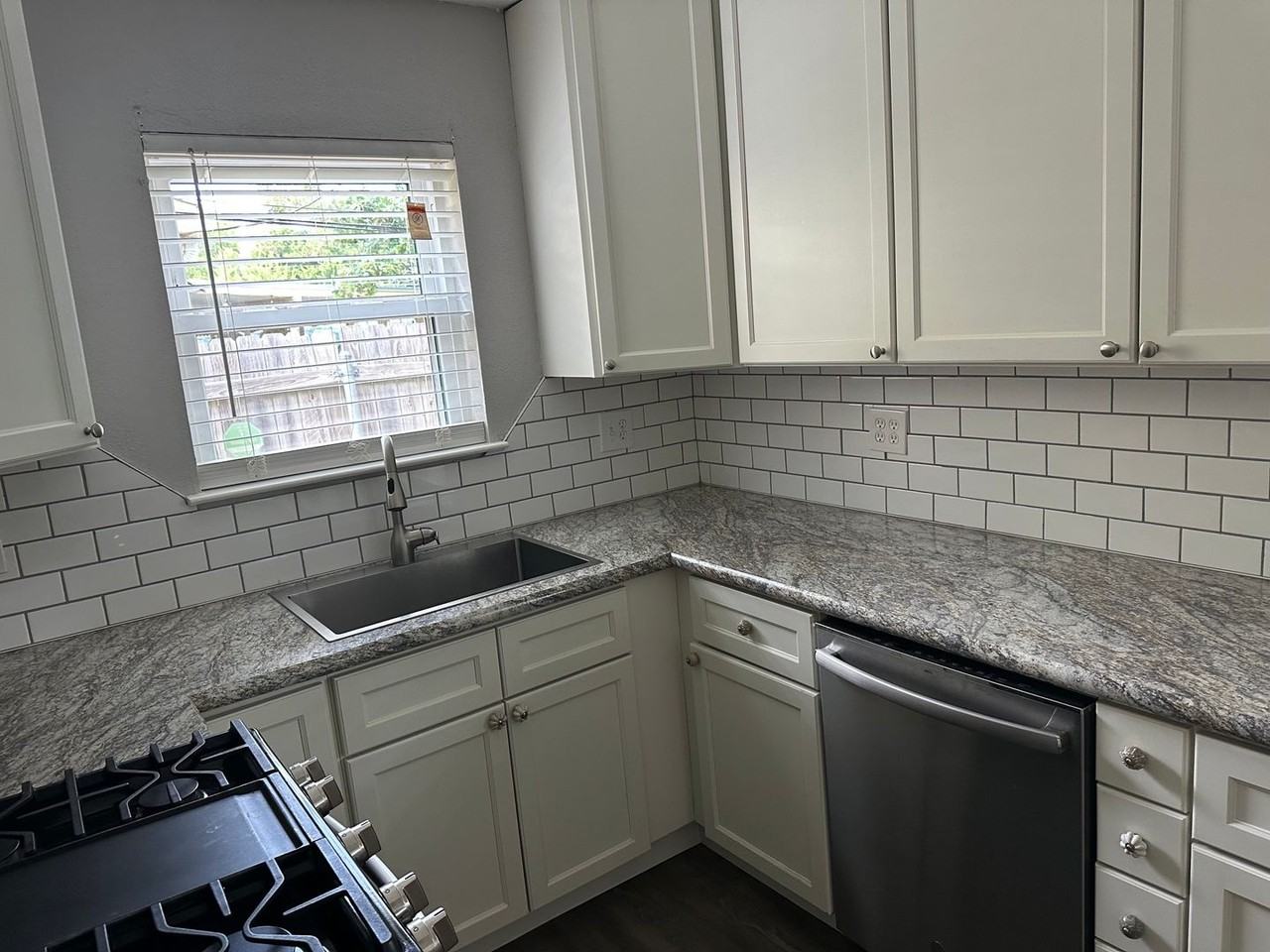 3018 Gardenia Dr - Photo 6 of 15